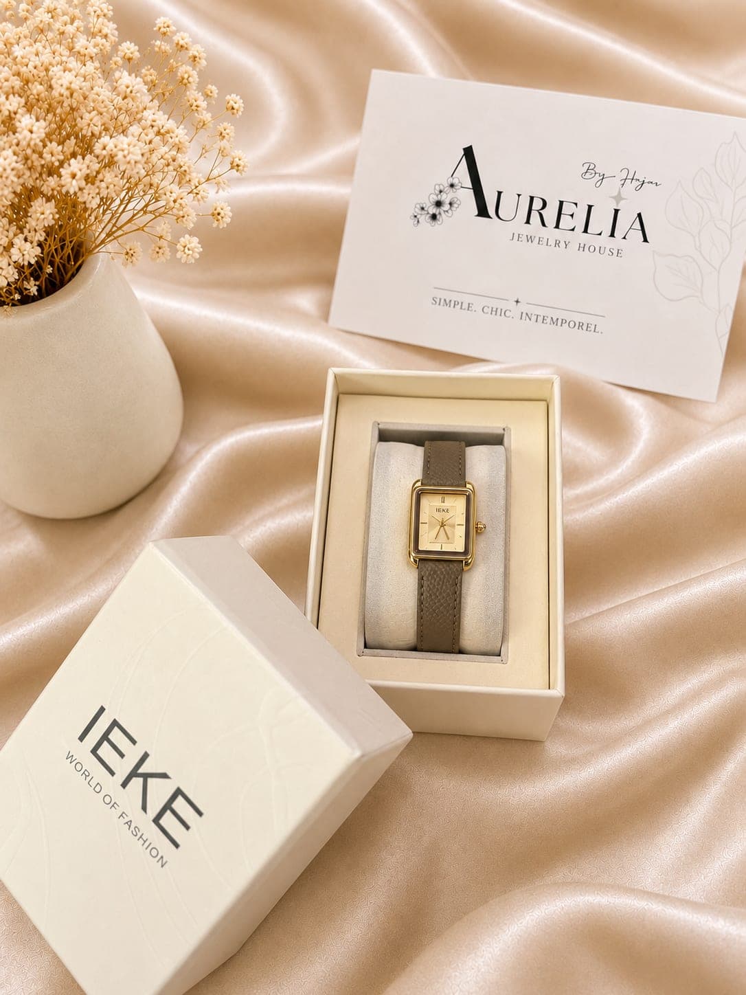 Montre IEKE Rectangle Doree Cadran Dore Bracelet Cuir Taupe — bijou en acier inoxydable, Aurelia Jewelry House