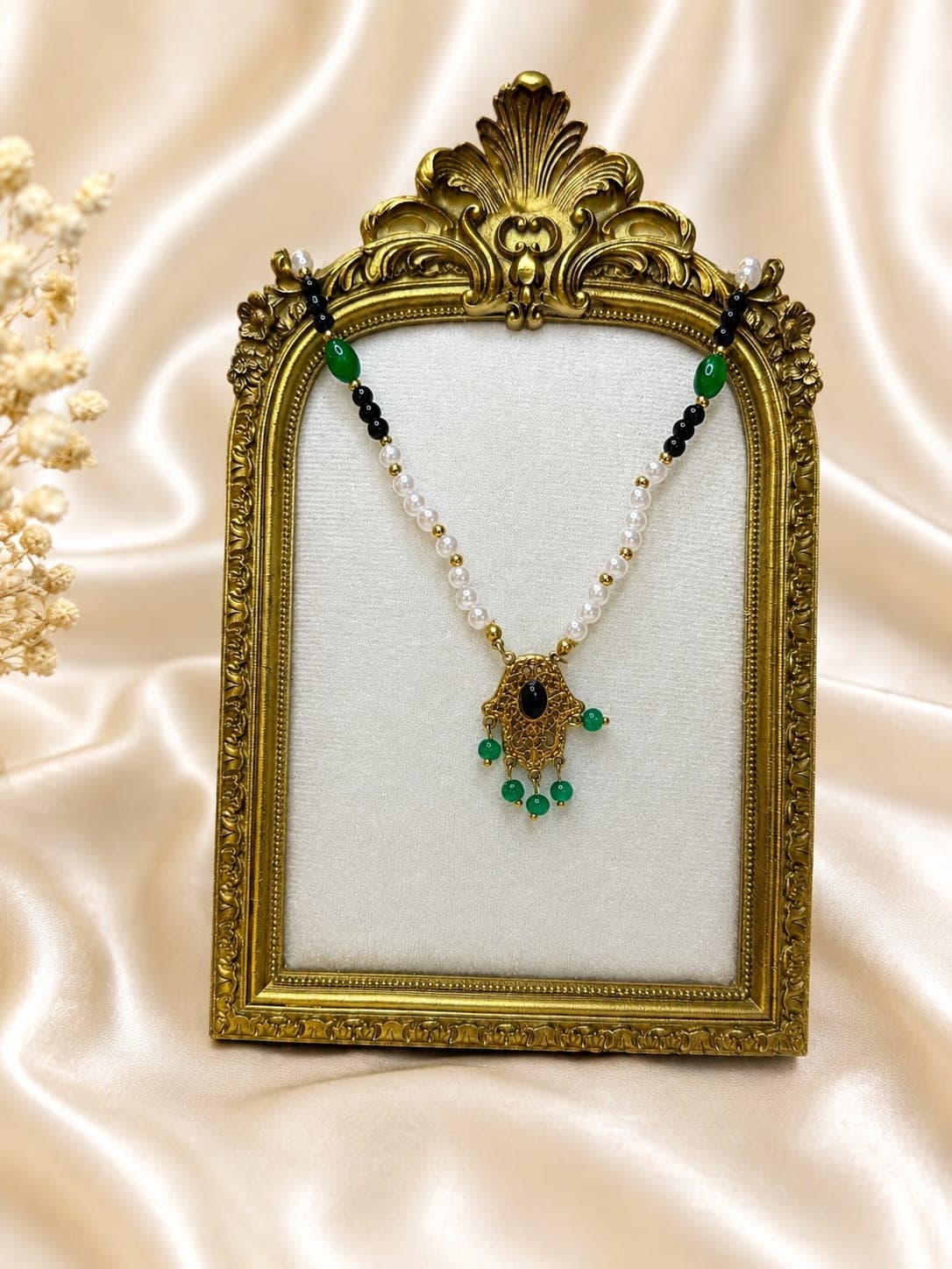 Collier Main de Fatma Perles Vertes — bijou en acier inoxydable, Aurelia Jewelry House