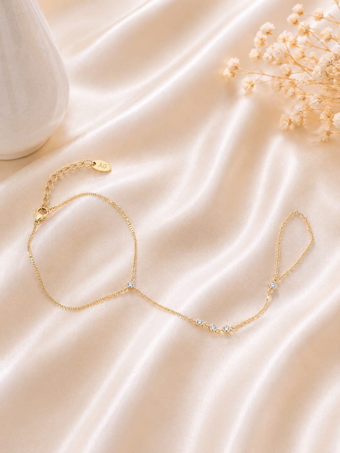 Chaine de Main Cristaux Doree — bijou en acier inoxydable, Aurelia Jewelry House