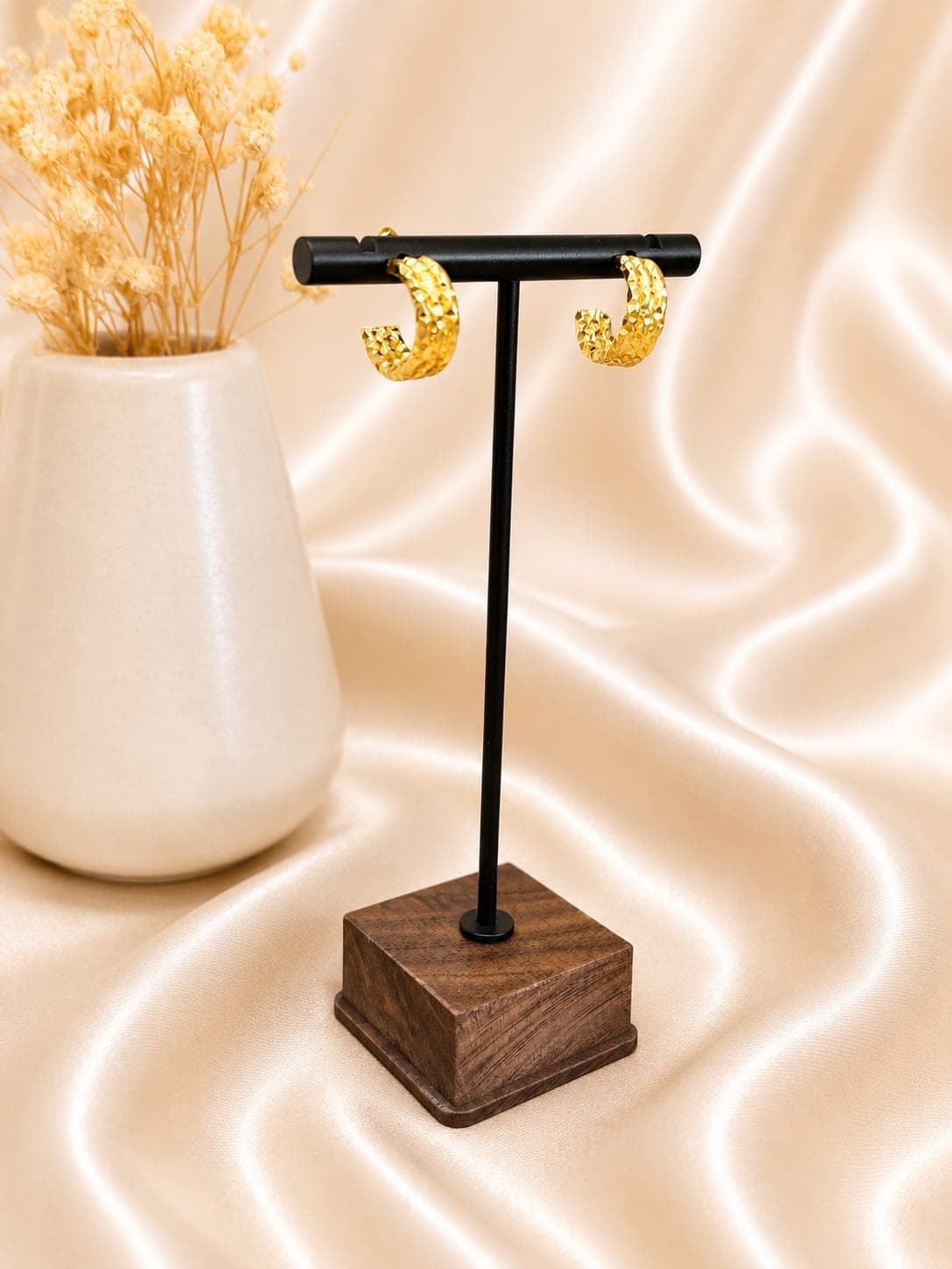 Boucles Creoles Martelees Dorees — bijou en acier inoxydable, Aurelia Jewelry House