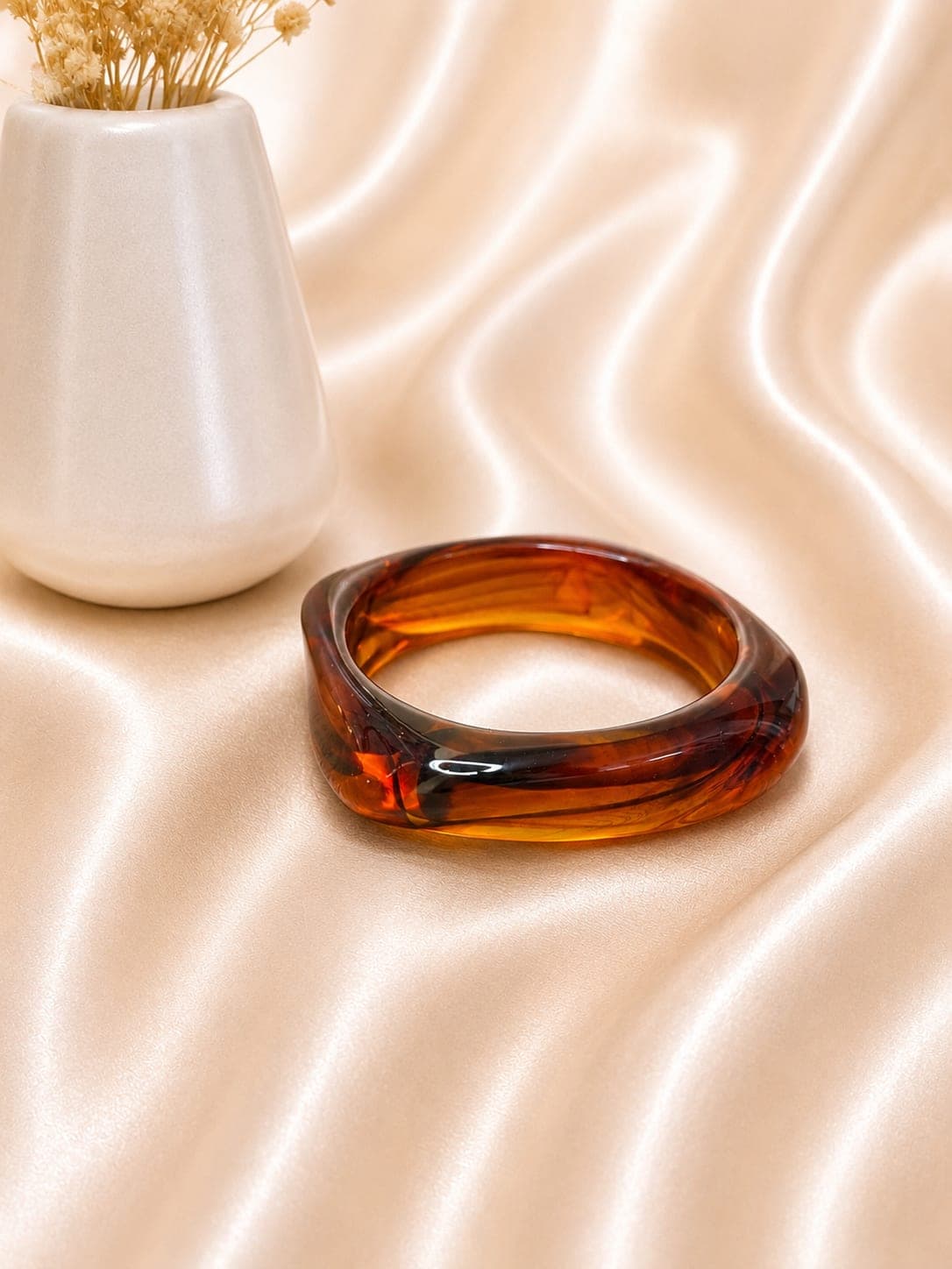 Bangle Resine Ambre — bijou en acier inoxydable, Aurelia Jewelry House