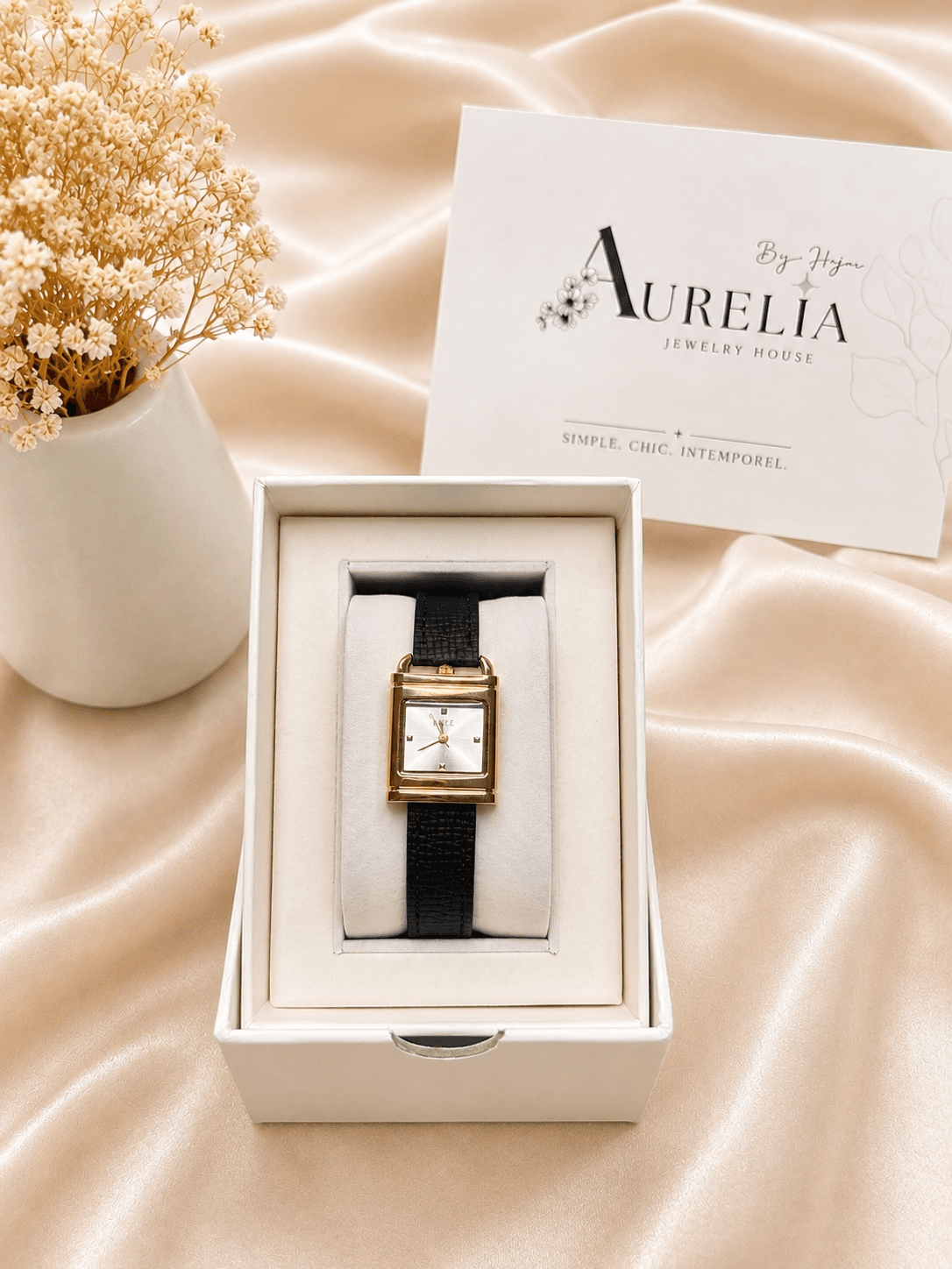 Montre IEKE Carree Doree Bracelet Cuir Noir — bijou en acier inoxydable, Aurelia Jewelry House