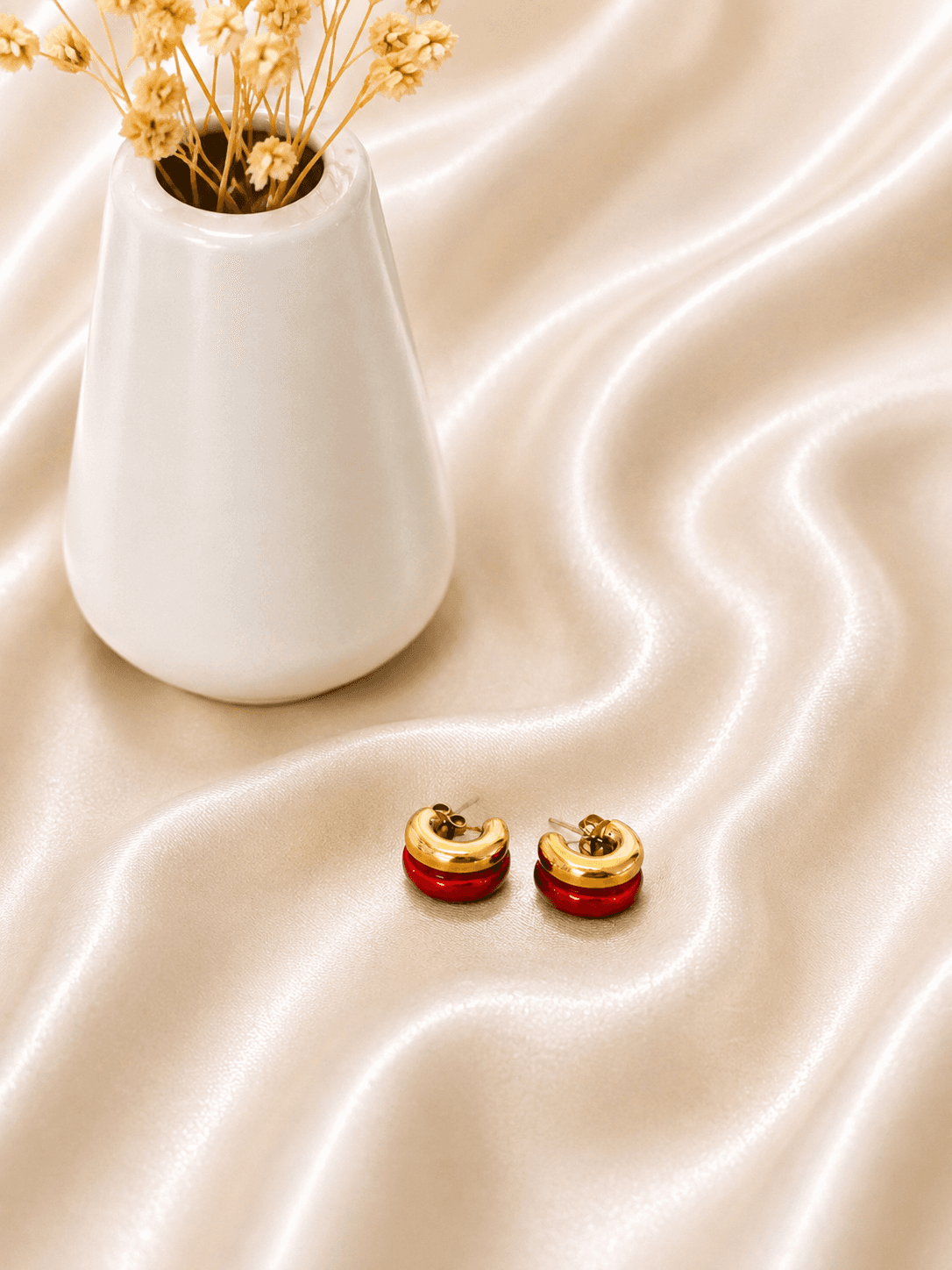Boucles Creoles Email Rouge Dorees — bijou en acier inoxydable, Aurelia Jewelry House
