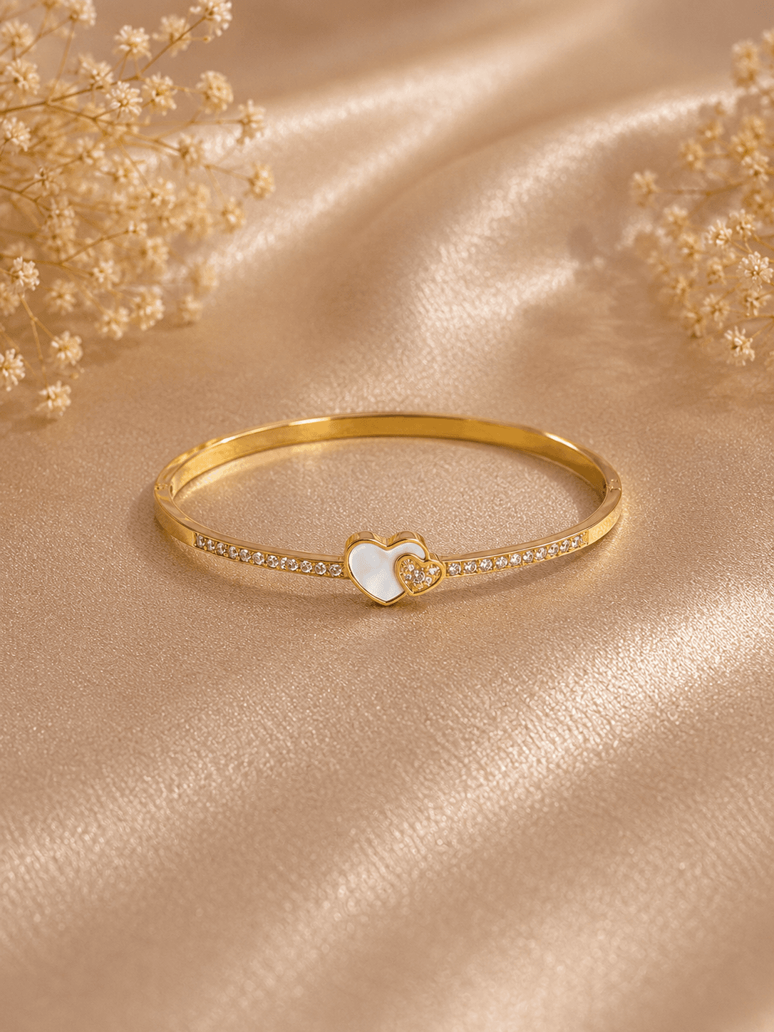 Bracelet Jonc Coeurs Nacre Cristal Dore