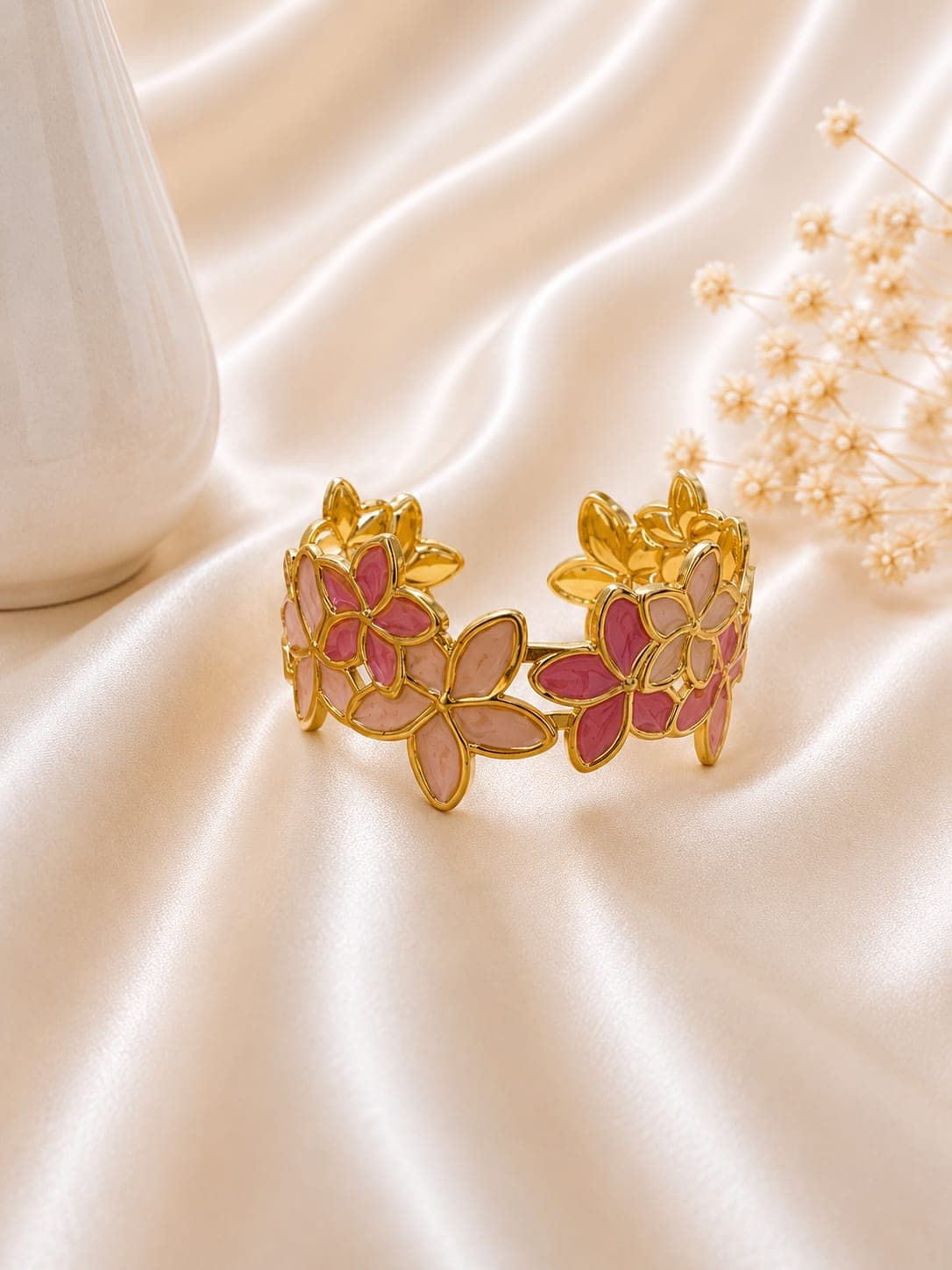 Bracelet Manchette Lotus Roses Email — bijou en acier inoxydable, Aurelia Jewelry House