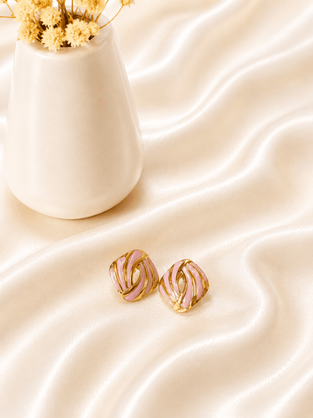Boucles Carre Torsade Email Rose Doree — bijou en acier inoxydable, Aurelia Jewelry House