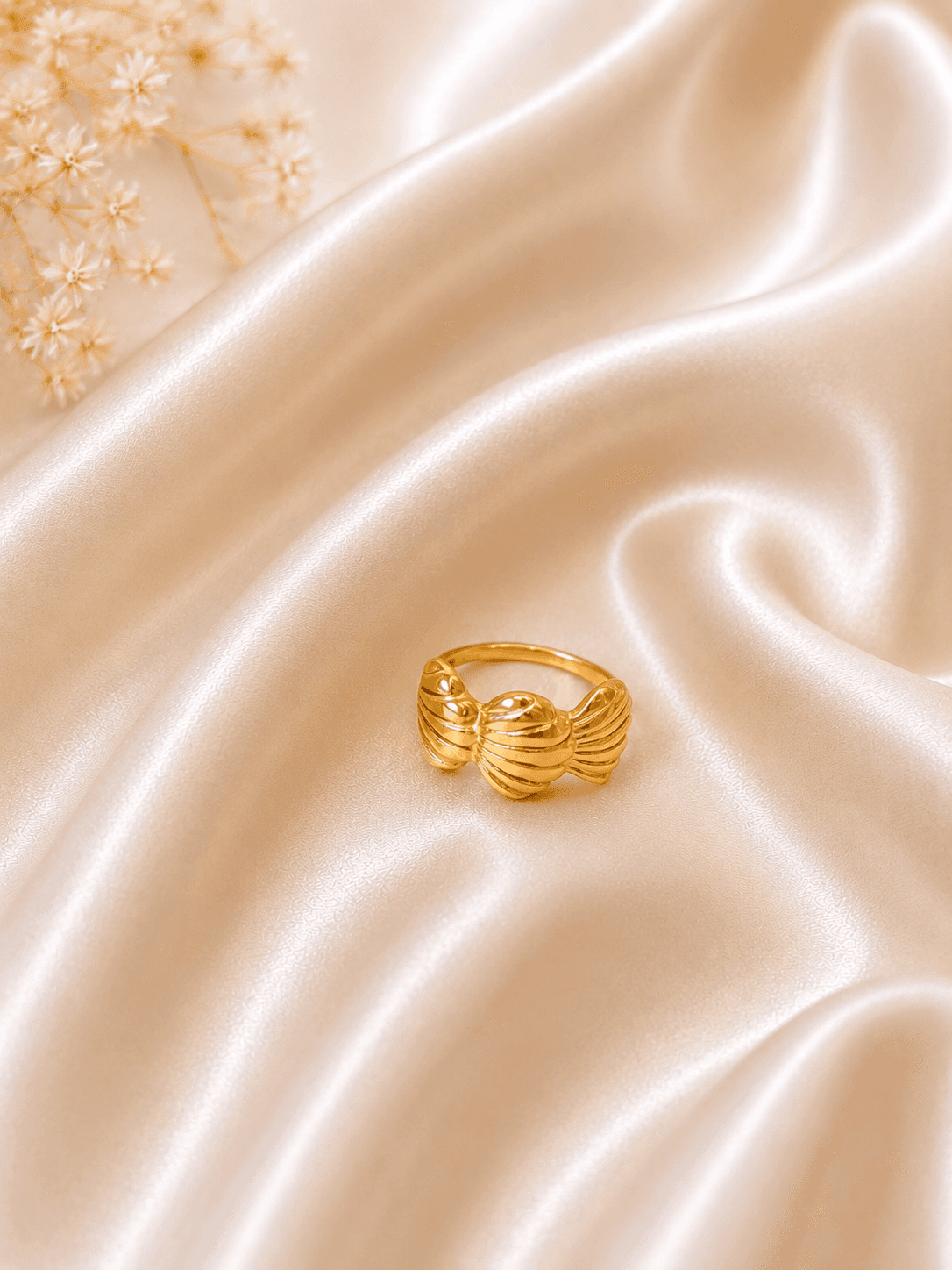 Bague Noeud Godrons Doree — bijou en acier inoxydable, Aurelia Jewelry House