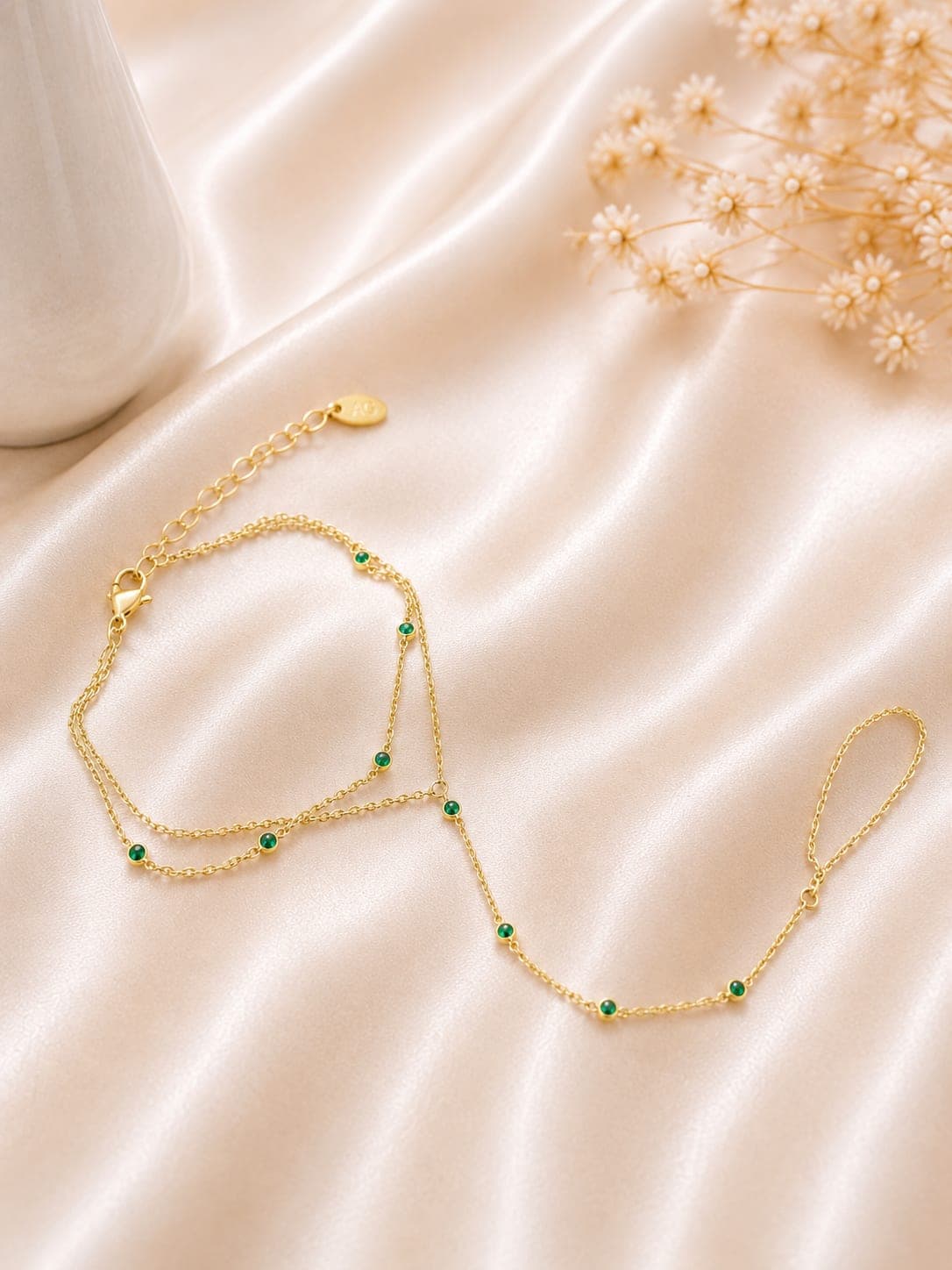 Chaine de Main Double Rang Cristaux Verts Doree