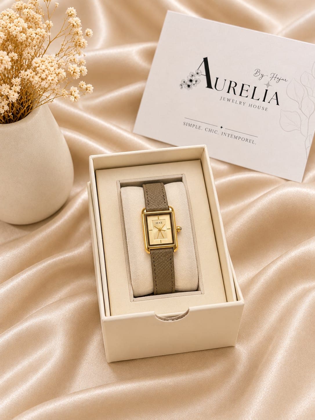 Montre IEKE Rectangle Doree Cadran Dore Bracelet Cuir Taupe — bijou en acier inoxydable, Aurelia Jewelry House