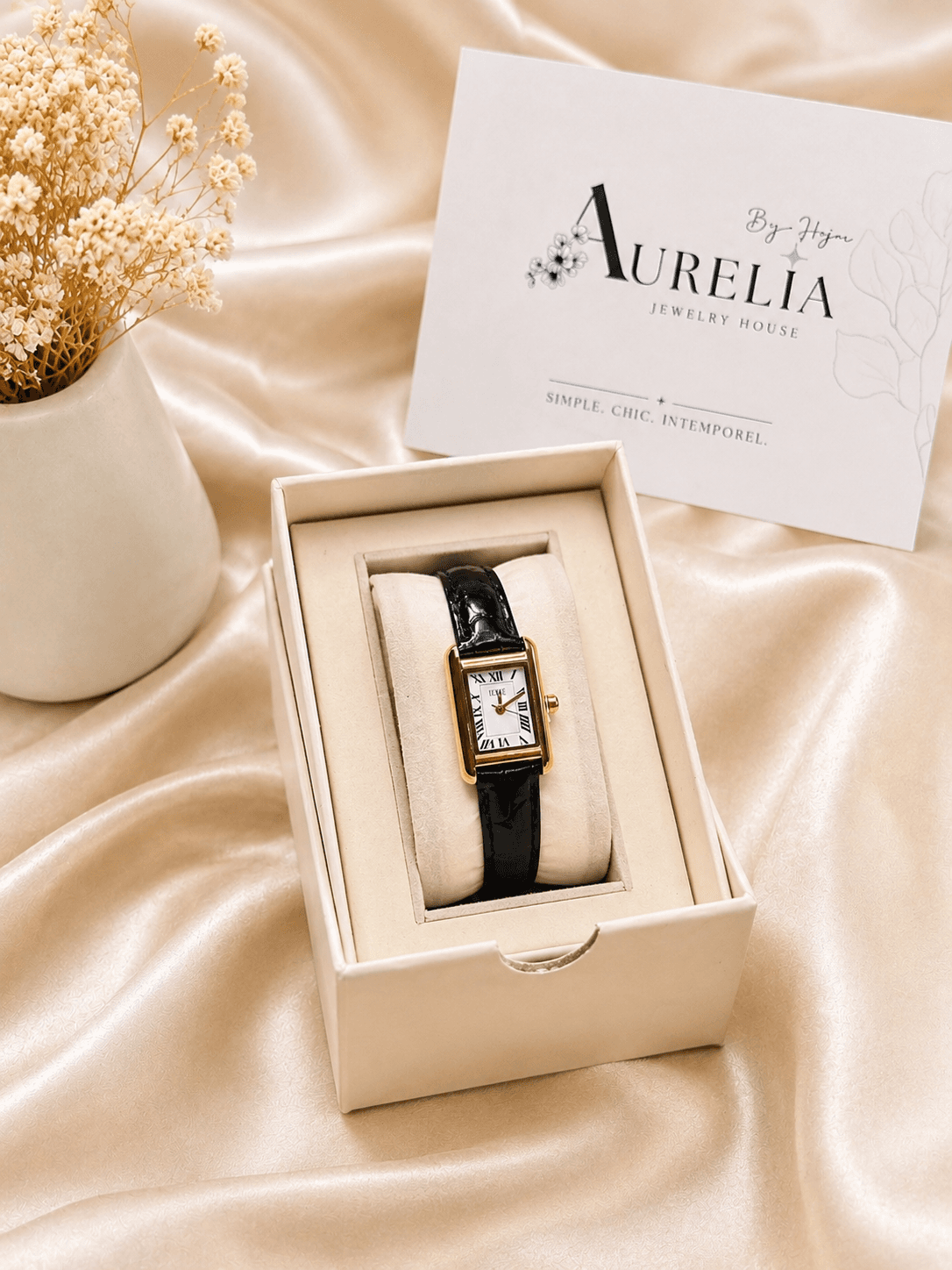 Montre IEKE Rectangle Doree Bracelet Cuir Noir