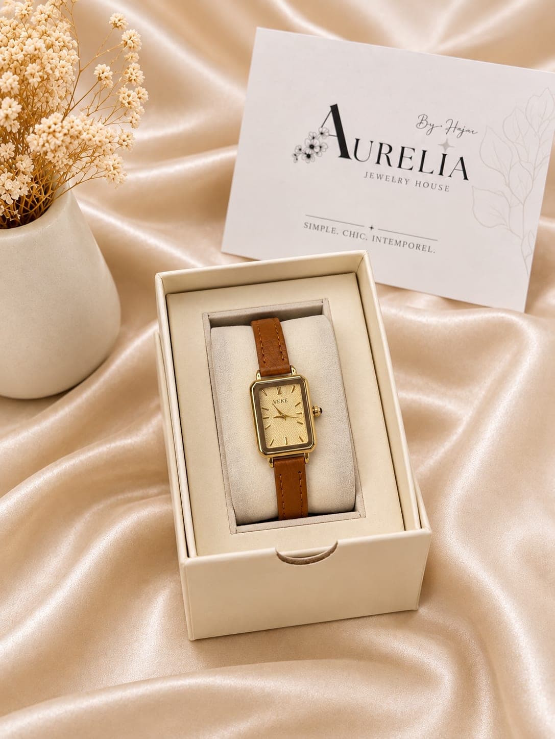Montre IEKE Rectangle Doree Cadran Dore Bracelet Cuir Camel — bijou en acier inoxydable, Aurelia Jewelry House