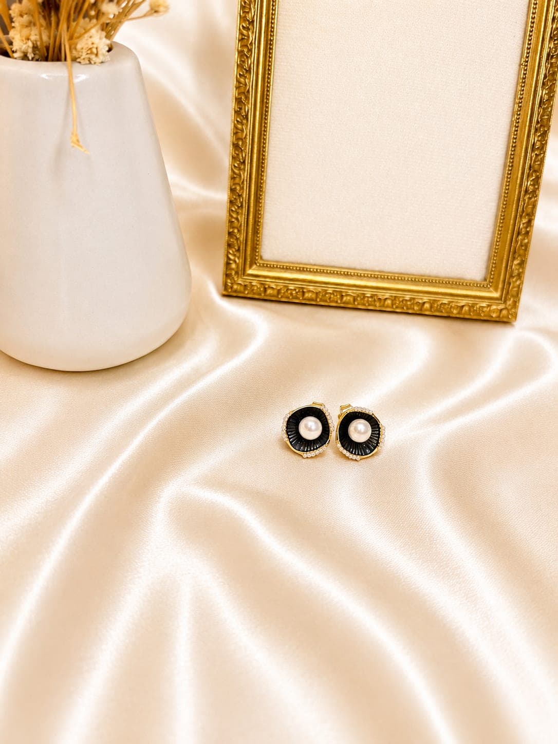 Boucles Puces Cercle Onyx Perle Doree — bijou en acier inoxydable, Aurelia Jewelry House