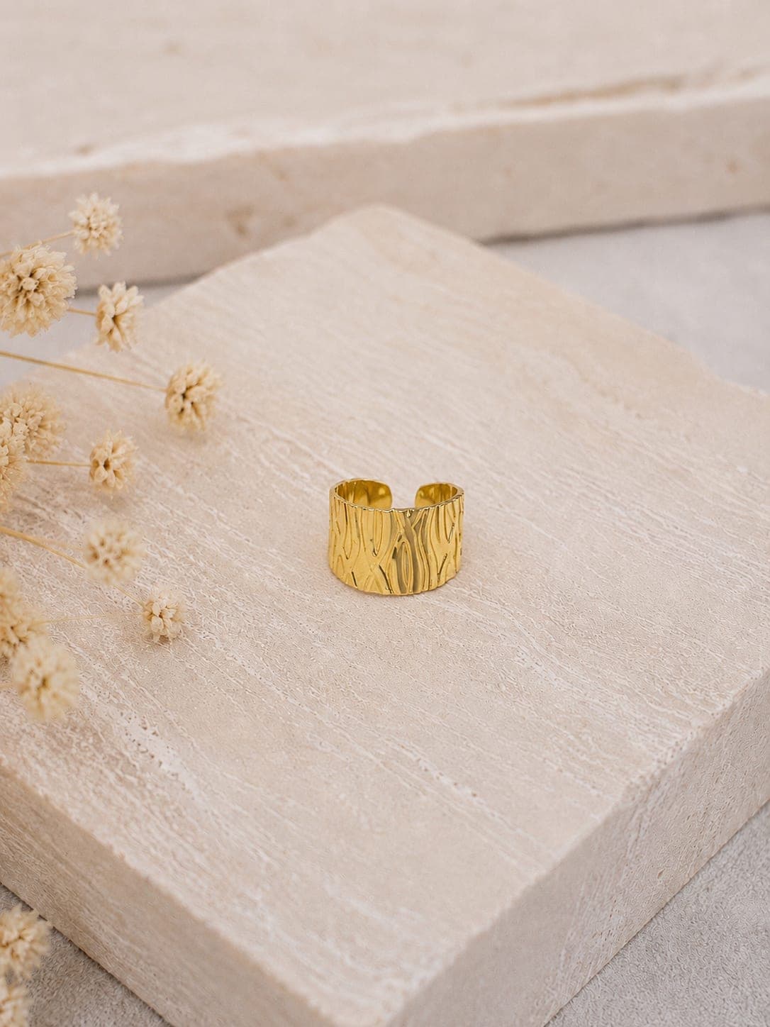 Bague Manchette Ecorce Doree — bijou en acier inoxydable, Aurelia Jewelry House