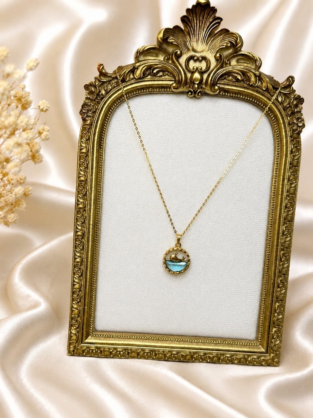 Collier Pendentif Baleine Vagues Turquoise Dore