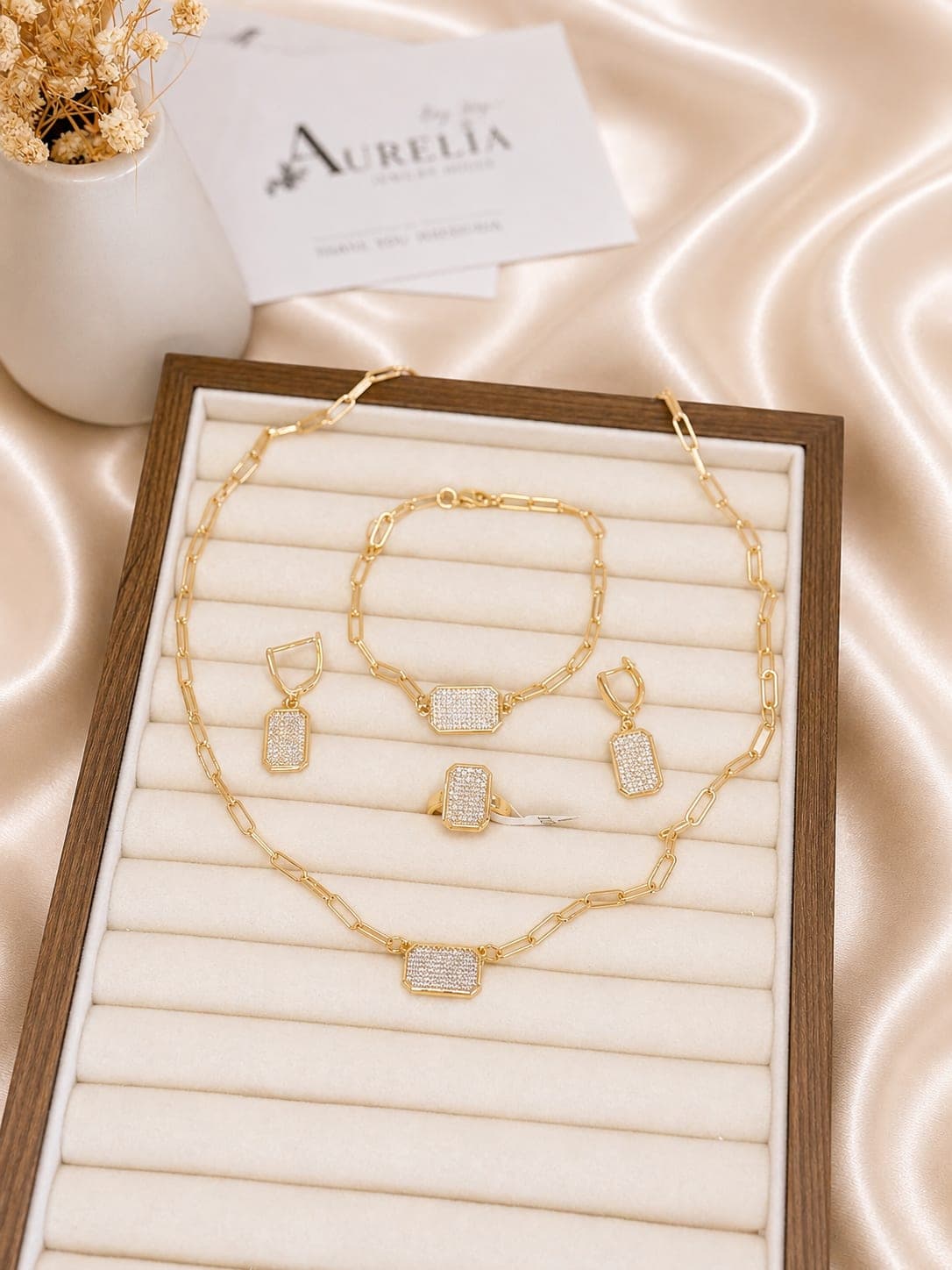 Parure Rectangle Pave Cristal Dore — bijou en acier inoxydable, Aurelia Jewelry House