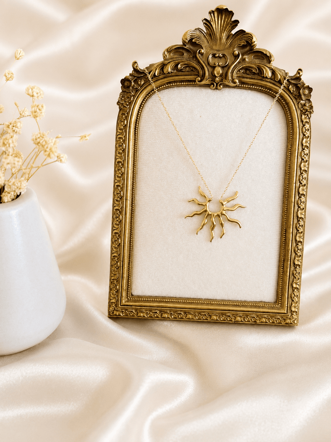 Collier Pendentif Soleil Flammes Dore — bijou en acier inoxydable, Aurelia Jewelry House
