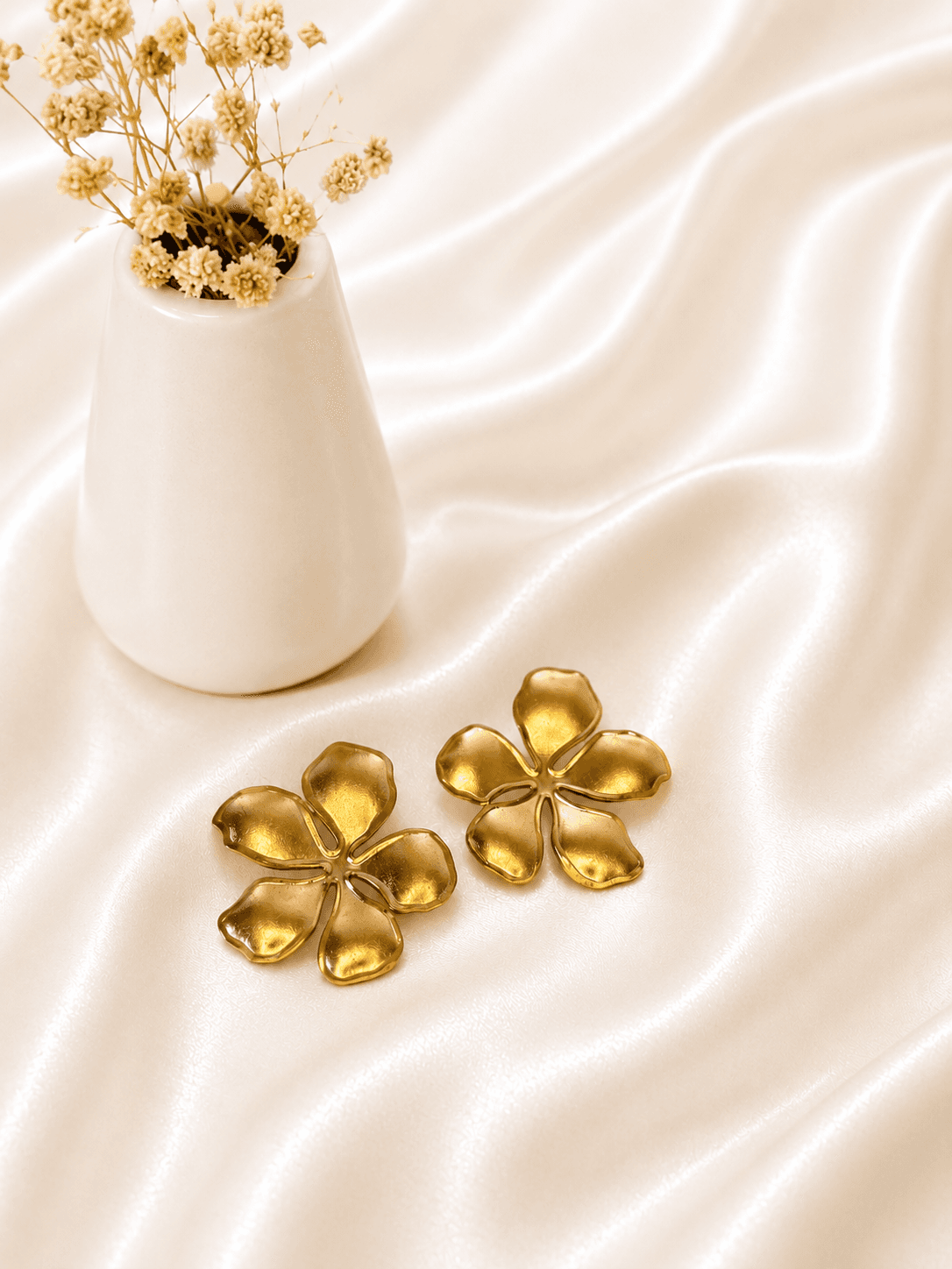 Boucles Fleur Cinq Petales Doree — bijou en acier inoxydable, Aurelia Jewelry House